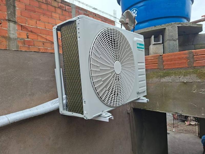 Unidade externa de ar-condicionado instalada