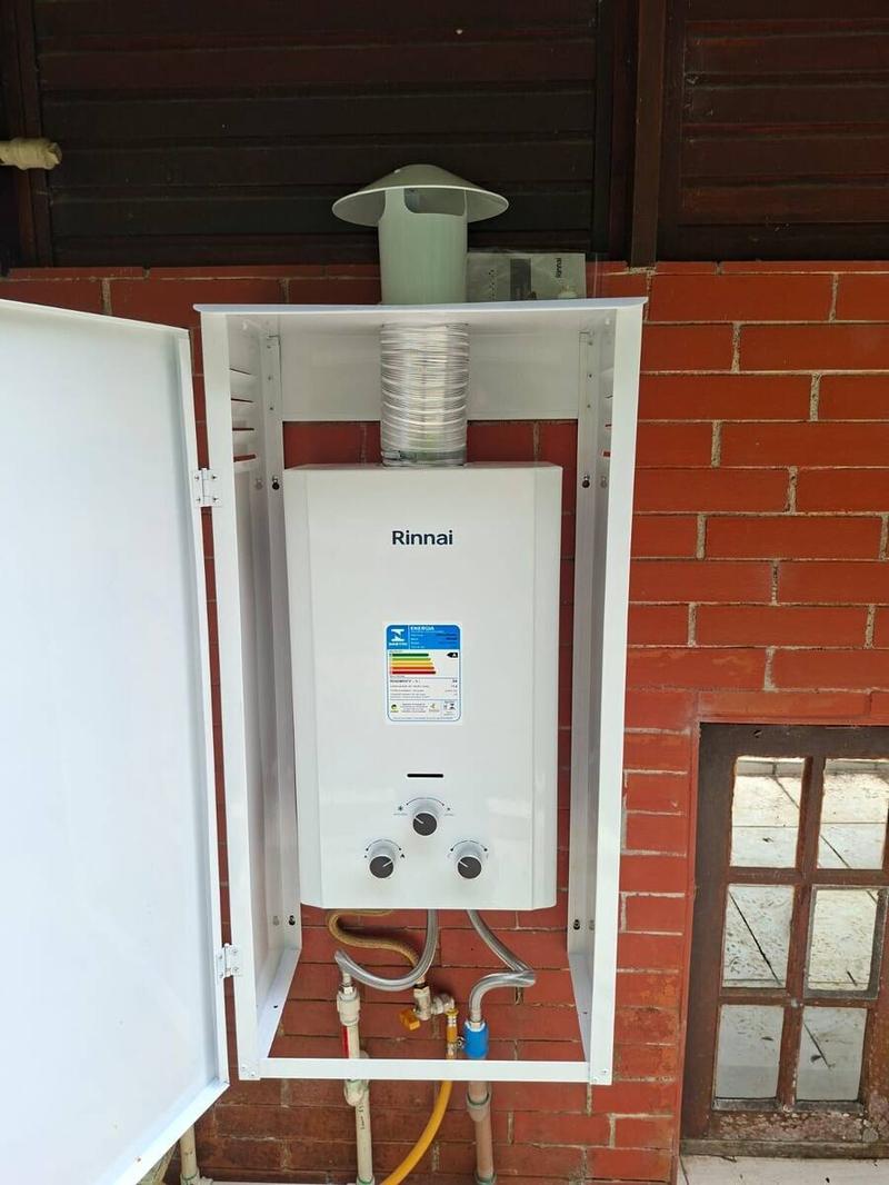 Aquecedor de água a gás instalado